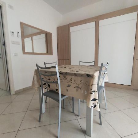 רימיני Residence Perla מראה חיצוני תמונה